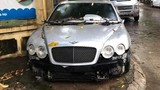 Xe siêu sang Bentley Continental bị “vứt xó” ở vỉa hè Hà Nội