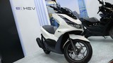 Honda PCX e:HEV tiết kiệm xăng về Việt Nam, đắt ngang Honda SH150i