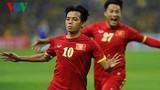 Việt Nam 2-1 Malaysia: Văn Quyết lập siêu phẩm