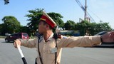 Chiến sĩ CSGT tâm sự dưới nắng nóng 40 độ Hà Nội