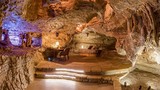 Độc dị khách sạn trong hang động đẹp nhất hành tinh