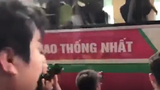 Video: Olympic Việt Nam trong vòng vây người hâm mộ