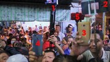 Video: Quá đông người đến viếng khiến xảy ra xô xát tại lễ tang Anh Vũ