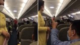 Cấm bay vì lăng mạ tiếp viên: Chân dung các hành khách “quá khích“