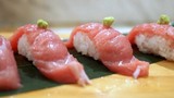Sự thật tàn khốc sau miếng sushi cá ngừ siêu đắt đỏ