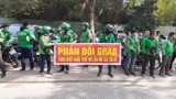 Tổng cục Thuế yêu cầu Grab giải trình vụ tăng cước khiến hàng nghìn tài xế biểu tình