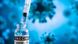 Vắc xin COVID-19 có cần tiêm lại hàng năm? 