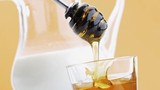 Uống mật ong tốt cho hệ tiêu hóa: Nếu thả thêm thứ này đẹp da, ngủ ngon