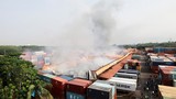 Kho container cháy 3 ngày, khói độc bao trùm ở Bangladesh