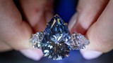  Chiêm ngưỡng viên kim cương xanh hiếm nhất thế giới giá 1.000 tỷ