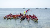 Đầu xuân về Lý Sơn xem lễ hội đua thuyền truyền thống