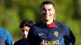 Ronaldo lại chê bai MU, tuyên bố sốc về Saudi League