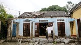  Thừa Thiên - Huế: Lốc xoáy kèm mưa đá tàn phá hơn 300 nhà 