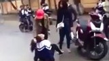 Hà Tĩnh: Nữ sinh lớp 10 bị đánh, nhục mạ trước cổng trường