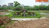 Lăng mộ đá cổ khổng lồ chơ vơ giữa cánh đồng Hà Nội