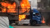 Tài xế lái xe tải đang cháy: “Tôi liều vì nhiều người đang ăn sáng gần đó“