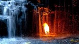 Thác nước kỳ diệu nhất thế giới: Lửa cháy ngàn năm tuổi ở dưới đáy