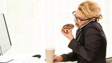 Những sai lầm phổ biến trong bữa trưa dẫn đến tăng cân