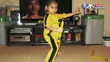 Cậu bé 5 tuổi múa côn như Lý Tiểu Long