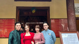 Quỳnh Nga, Việt Anh đi chơi Tết cùng hội bạn thân, tránh đứng gần 