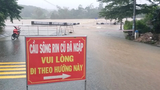 Hàng loạt quốc lộ ở Quảng Nam, Quảng Ngãi ngập sâu do mưa lớn