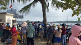 Chìm tàu cá ở Quảng Ngãi: Đỏ mắt chờ tin hai ngư dân mất tích