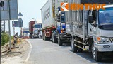 Hàng ngàn phương tiện “chôn chân” trên đường dẫn cảng Cát Lái