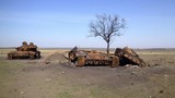 Xem xác xe tăng Nga giữa vùng miền đông Ukraine