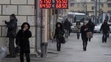 Đồng rúp Nga mất giá: Người nước ngoài khốn khổ ở Moscow