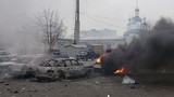 Hiện trường vụ trúng pháo ở trung tâm Mariupol