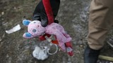 Ly khai Ukraine gài cả chất nổ vào đồ chơi trẻ em?