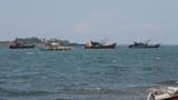 Cảnh sát biển TQ phun vòi rồng đuổi ngư dân Philippines