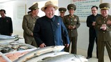 Lãnh đạo Kim Jong-un thích thú trại nuôi cá hồi