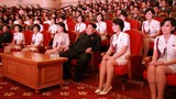 Lãnh đạo Kim Jong-un hào hứng nghe hòa nhạc