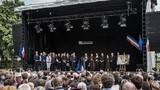 Người dân tưởng niệm nạn nhân vụ tấn công nhà thờ Pháp
