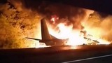Máy bay lao xuống đất ở Hungary, bốc cháy ngùn ngụt