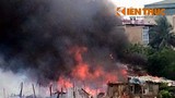 Hàng loạt nhà ổ chuột cháy dữ dội giữa Thủ đô
