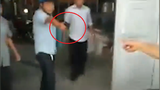 Video: Bị nhóm thanh niên bao vây, thượng úy công an nổ súng