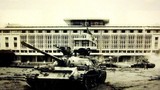 Tường tận xe tăng húc đổ cổng Dinh Độc Lập vào ngày 30/4/1975