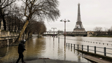 Nước lũ dâng cao, Paris chìm trong nước sông Seine