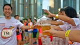 Cuộc thi vừa chạy vừa uống bia ở Hong Kong bị bác sĩ chỉ trích