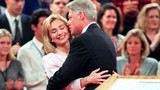 Video: “Bà hỏa” ghé thăm dinh thự của vợ chồng cựu TT Clinton