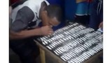 Cảnh tù nhân Brazil “mở tiệc” hít 1 bàn đầy ma túy