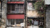 Nguy hiểm rình rập người dân ở khu nhà tập thể cũ nát bậc nhất Hà Nội