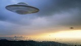 Cô gái hết hồn khi phát hiện UFO ở cự ly cực gần