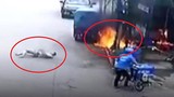 Video: Xe ba gác cháy, người đàn ông bén lửa nằm lăn lộn dưới đất