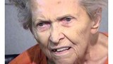 Cụ bà 92 tuổi bắn chết con trai để tránh vào nhà dưỡng lão