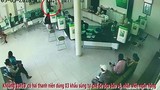 Camera cận cảnh vụ 2 thanh niên nổ súng cướp ngân hàng ở Khánh Hòa