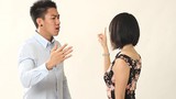 Cô gái lật mặt nhanh như chớp trước và sau khi được bạn mua tặng son