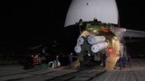 Video: Vũ khí Nga ùn ùn tới Syria vào ban đêm